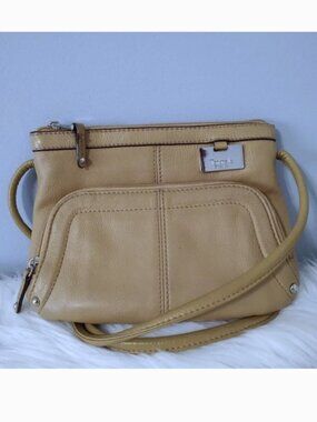 Tignanello leather crossbody bag EUC